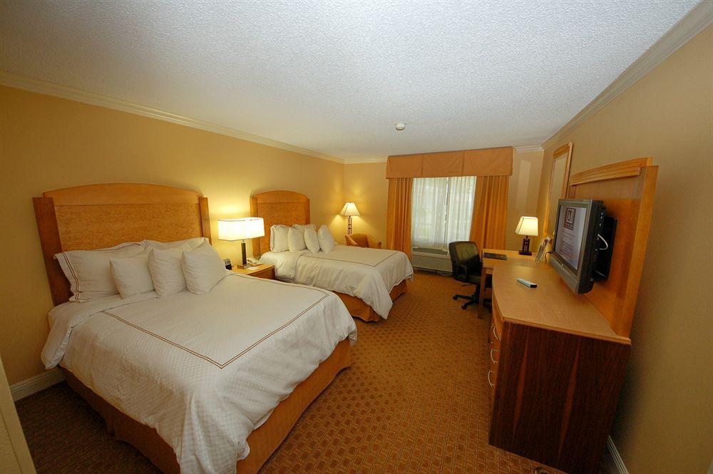 Richmond Inn & Suites Μπατόν Ρουζ Δωμάτιο φωτογραφία