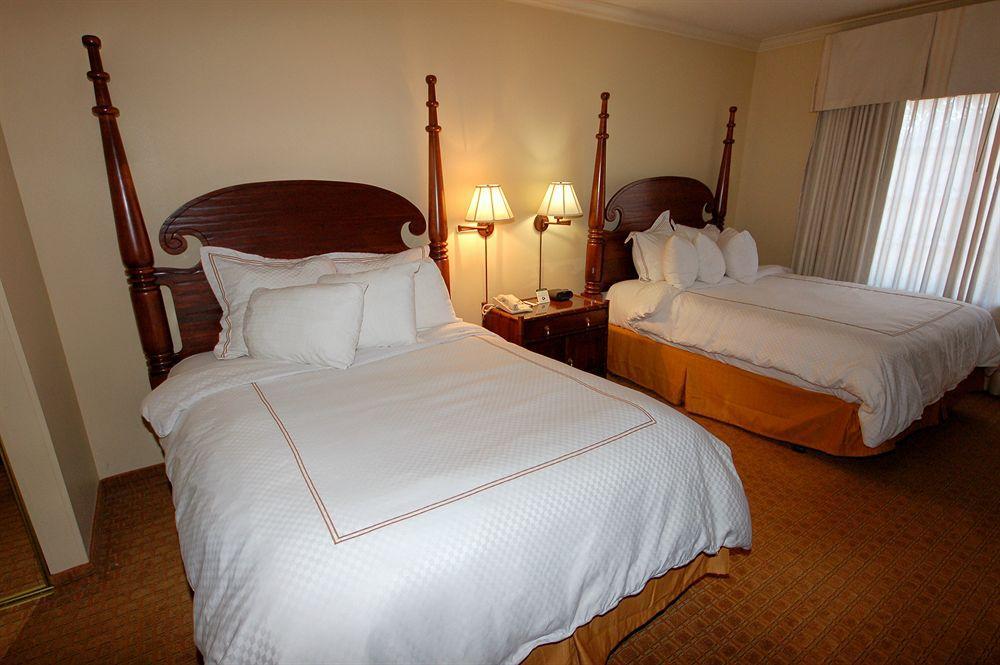 Richmond Inn & Suites Μπατόν Ρουζ Δωμάτιο φωτογραφία