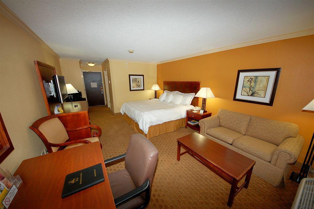 Richmond Inn & Suites Μπατόν Ρουζ Δωμάτιο φωτογραφία